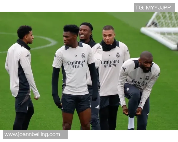 22号足球明星皇马的传奇之路与辉煌成就解析 22号足球明星皇马的传奇之路与辉煌成就解析