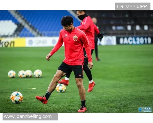 前交叉韧带损伤对足球明星职业生涯的影响与复苏之路探讨 前交叉韧带损伤对足球明星职业生涯的影响与复苏之路探讨