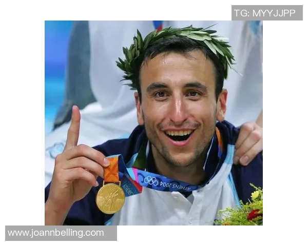 华籍足球明星成就与影响力探讨及其在国际赛场的表现分析 华籍足球明星成就与影响力探讨及其在国际赛场的表现分析