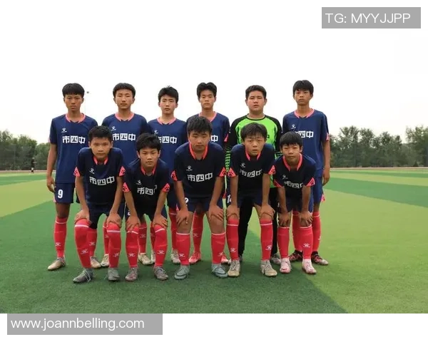 足球明星们的精彩瞬间合拍图片展现激情与友谊的完美结合