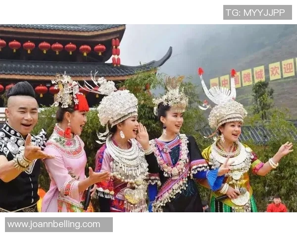 足球明星齐聚中国祈福图展现团结与希望的美好愿景 足球明星齐聚中国祈福图展现团结与希望的美好愿景